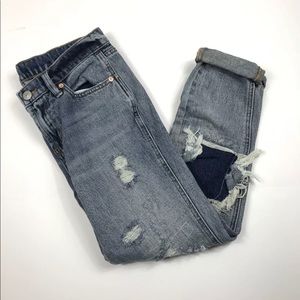 BDG DISTRESSED SLIM BF LOW RISE JEANS SIZE 26W